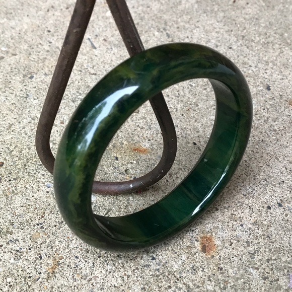 Vintage Bakelite Forest Green Marbled Bangle - Picture 5 of 5